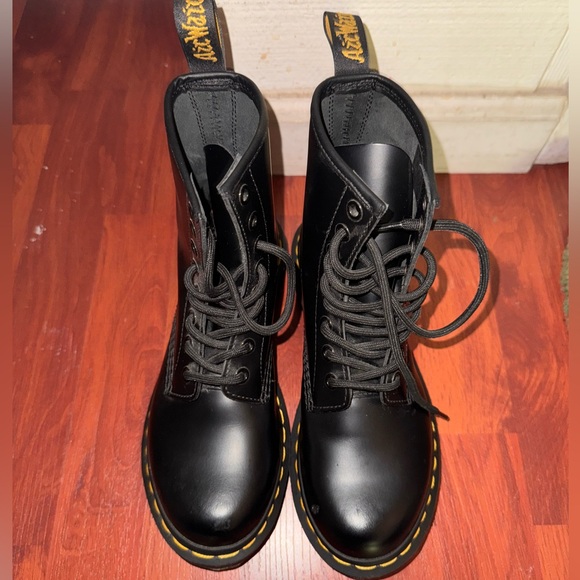 The Original Women’s Doc Martens - Picture 3 of 7